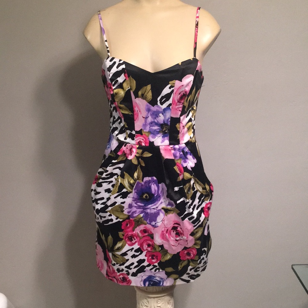 🎀 3 for 20 Floral dress